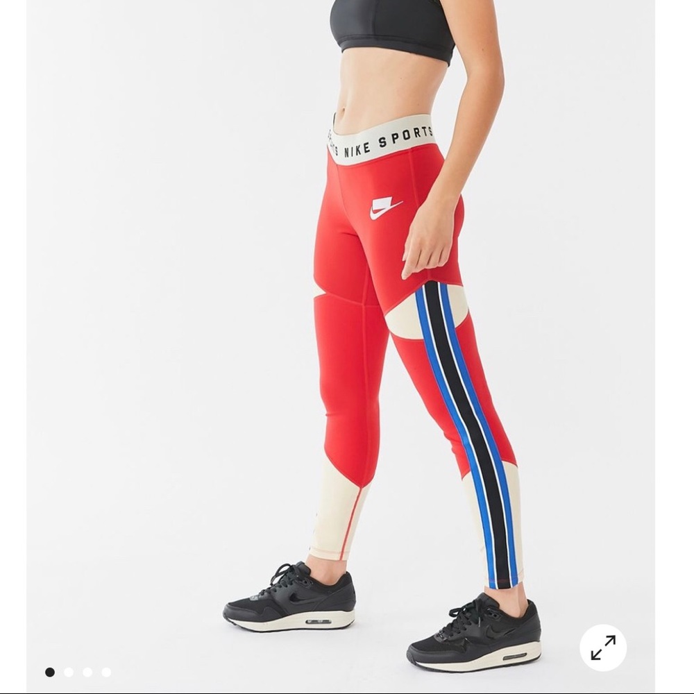 ISO these leggings or similar color blocks